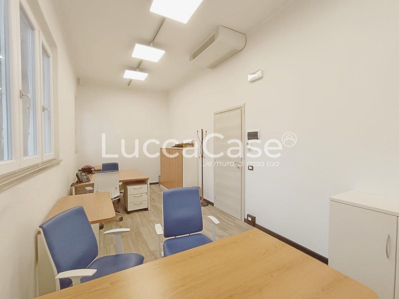 Ufficio in Vendita a Lucca, 600'000€, 300 m²