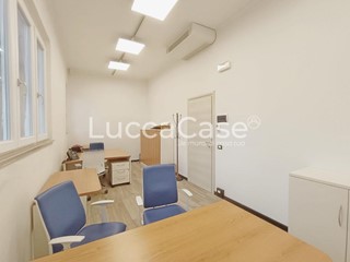 Ufficio in Vendita a Lucca, 600'000€, 300 m²