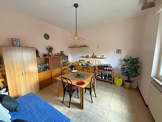 Trilocale in Vendita a Livorno, 144'000€, 95 m²