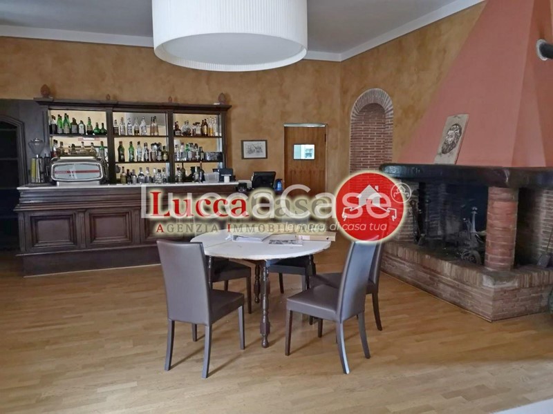 Villa in Vendita a Lucca, zona Montuolo, 1'000'000&euro;, 375 m²