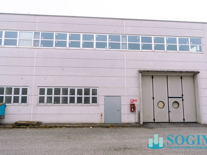 Capannone in Affitto a Melzo, 13'910€, 2568 m²