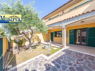 Villetta a schiera in Vendita a Anzio, 205'000€, 100 m²