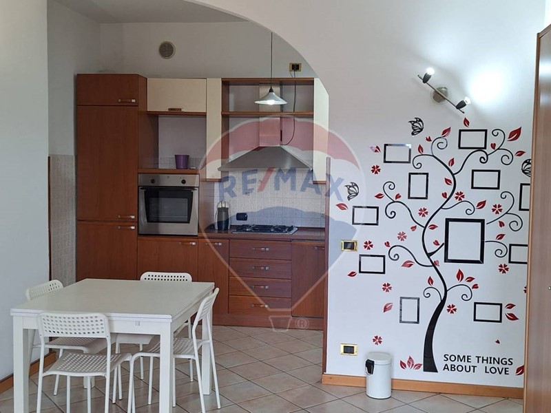 Bilocale in Vendita a Meda, 95'000&euro;, 63 m²