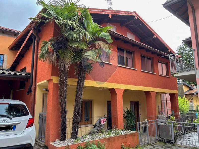 Casa Semi Indipendente in Vendita a Viggiù, 180'000&euro;, 124 m²