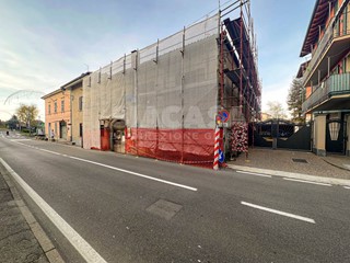 Appartamento in Vendita a Besana in Brianza, 69'000&euro;, 213 m²