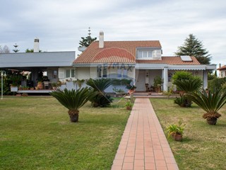 Villa in Vendita a Anzio, 490'000€, 230 m²