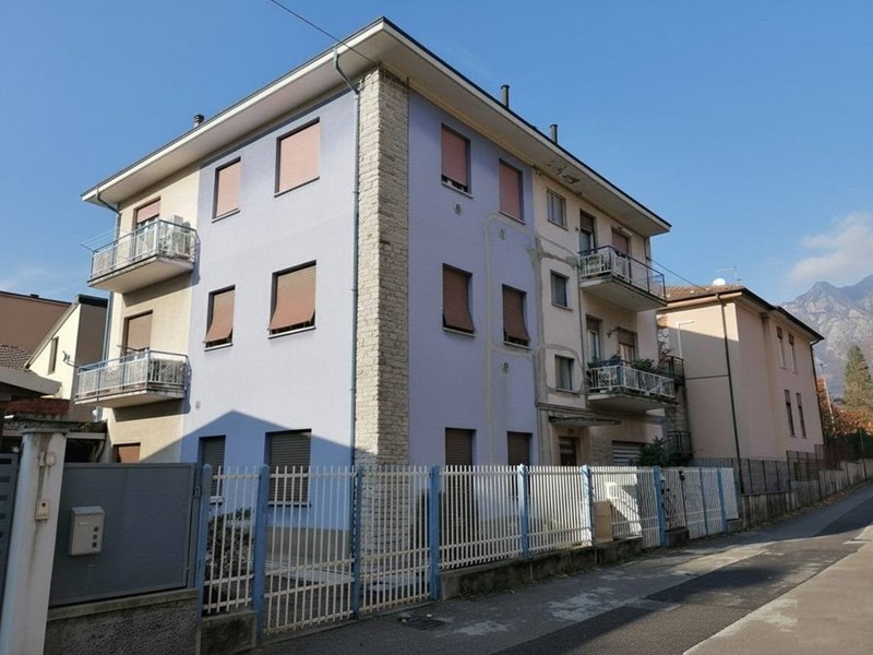 Trilocale in Vendita a Lecco, 110'000€, 75 m²