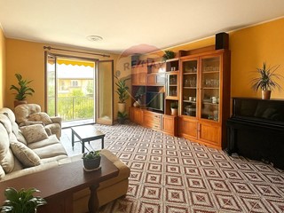 Casa Semi Indipendente in Vendita a Caltignaga, 450'000&euro;, 260 m²