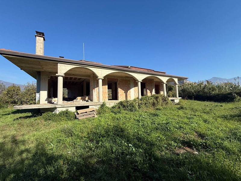 Villa in Vendita a Mercato San Severino, 250'000&euro;, 660 m²