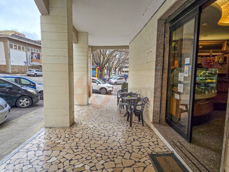 Immobile commerciale in Vendita a Sassari, 85'000&euro;, 98 m²