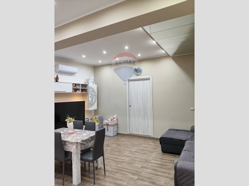 Casa Indipendente in Vendita a Paternò, 55'000€, 100 m²