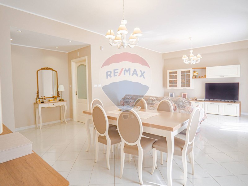 Appartamento in Vendita a Catania, 189'000€, 145 m²