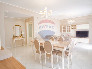 Appartamento in Vendita a Catania, 189'000€, 145 m²