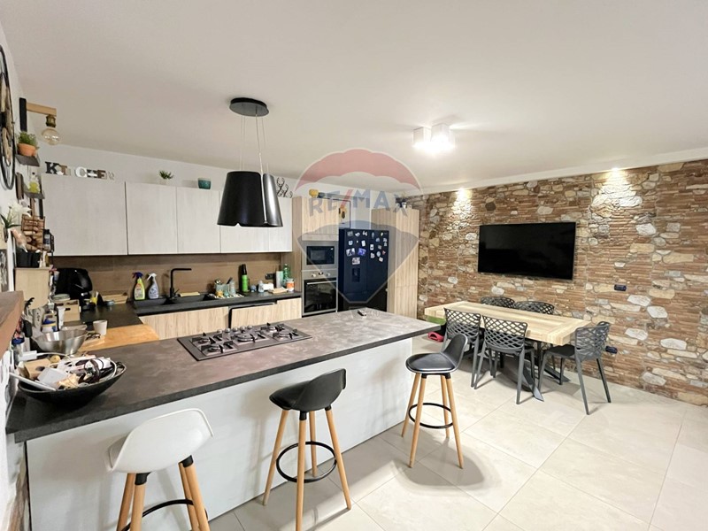 Quadrilocale in Vendita a Pozzuoli, 228'000&euro;, 125 m²