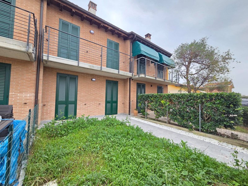 Villetta a schiera in Vendita a San Felice sul Panaro, 285'000€, 160 m²