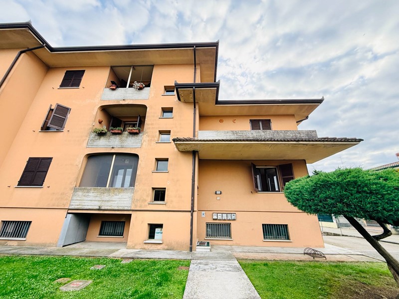 Quadrilocale in Vendita a Poggio Rusco, 90'000&euro;, 105 m²