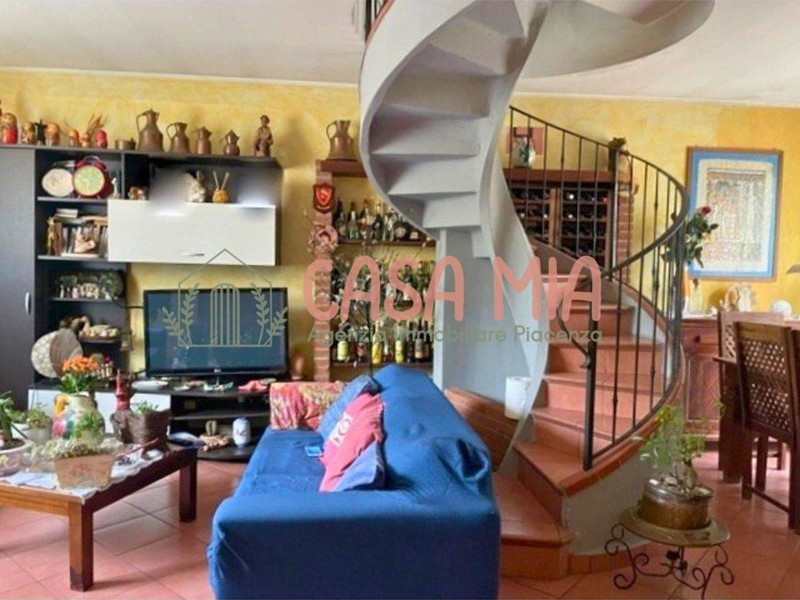 Villetta a schiera in Vendita a Gragnano Trebbiense, 210'000&euro;, 165 m²