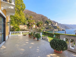 Villa in Vendita a Maccagno con Pino e Veddasca, 2'690'000&euro;, 480 m²