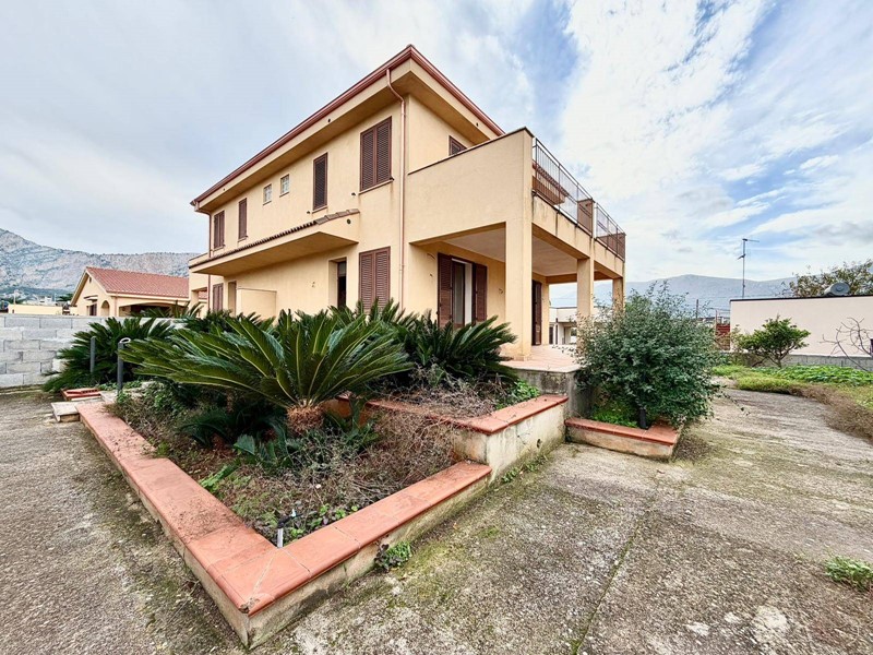 Casa Semi Indipendente in Vendita a Carini, 260'000&euro;, 150 m²