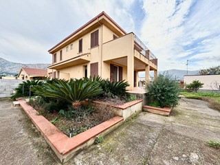 Casa Semi Indipendente in Vendita a Carini, 260'000&euro;, 150 m²