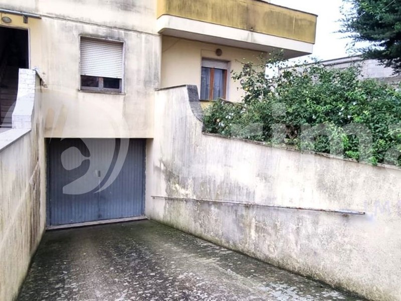 Appartamento in Vendita a Alezio, 40'000&euro;, 105 m²