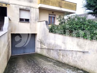 Appartamento in Vendita a Alezio, 40'000&euro;, 105 m²