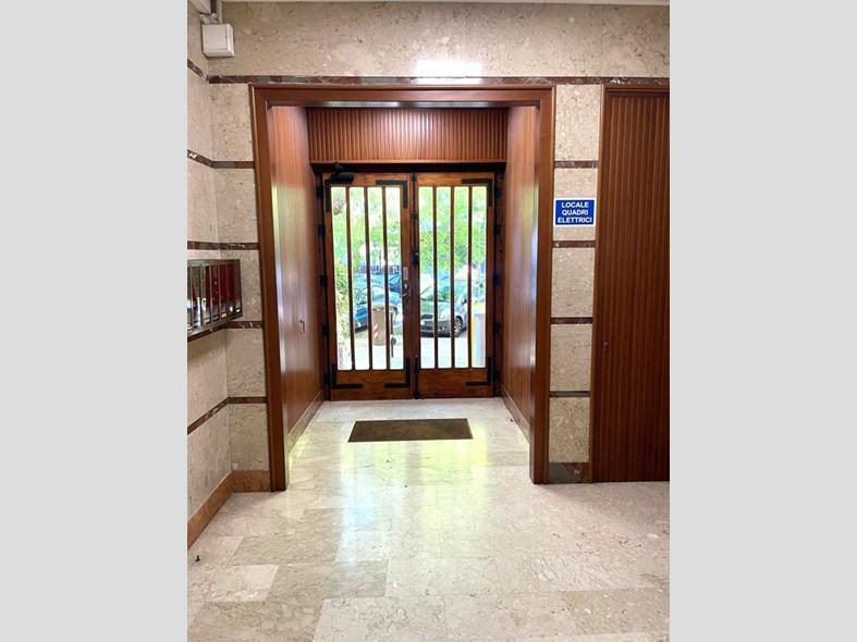 Appartamento in Vendita a Palermo, 285'000€, 145 m²