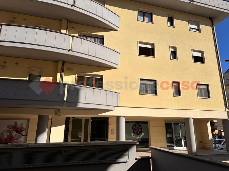 Trilocale in Vendita a Avezzano, 125'000€, 80 m²