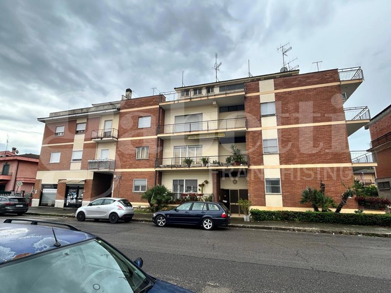 Quadrilocale in Vendita a Latina, 155'000€, 120 m²