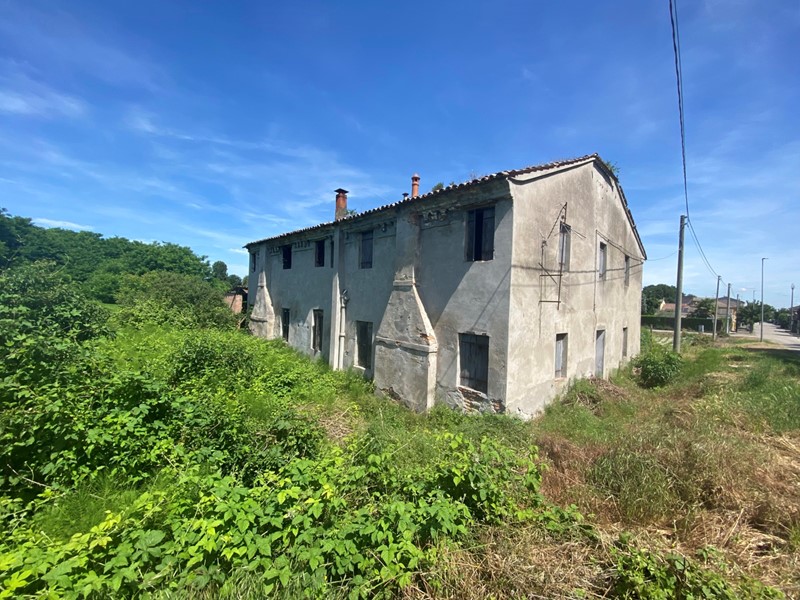 Casale in Vendita a Castelbaldo, 29'000&euro;, 435 m²