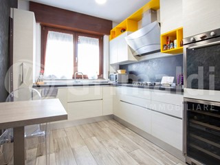 Bilocale in Vendita a Cesano Maderno, 185'000&euro;, 76 m²