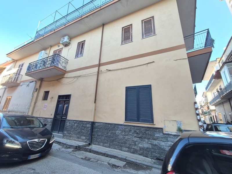 Bilocale in Vendita a Caivano, 40'000&euro;, 50 m²