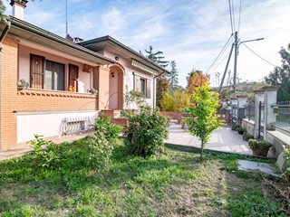 Villa in Vendita a Castana, 235'000&euro;, 200 m²