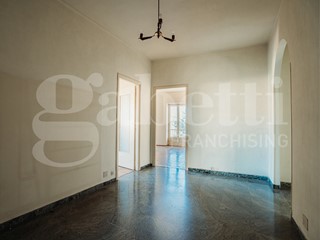 Appartamento in Vendita a Pinerolo, 149'000&euro;, 151 m², con Box