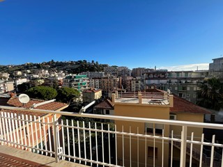 Appartamento in Vendita a Sanremo, 225'000&euro;, 82 m², arredato