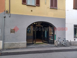Negozio in Vendita a Inveruno, 35'000&euro;, 43 m²