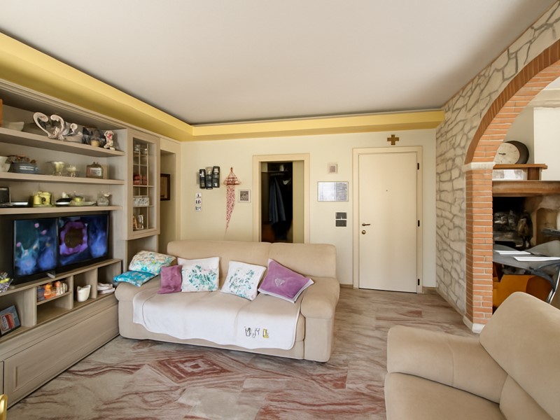 Appartamento in Vendita a Chiampo, 160'000&euro;, 120 m², con Box