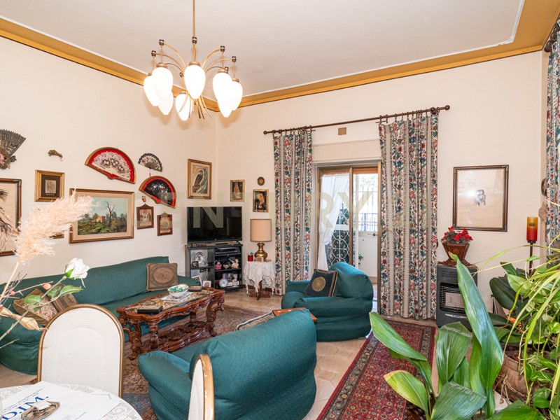 Appartamento in Vendita a Mascalucia, 210'000€, 272 m², arredato, con Box