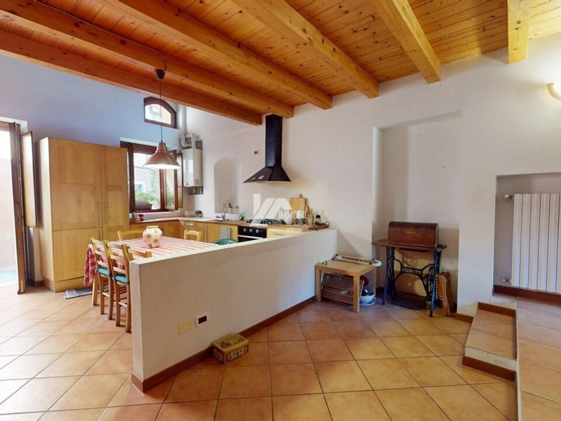 Bilocale in Vendita a Gardone Riviera, 225'000&euro;, 77 m²