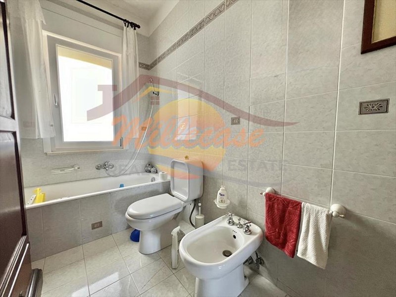 Appartamento in Vendita a Siracusa, zona Pizzuta, 178'000€, 120 m², con Box