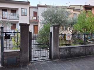 Casa Semi Indipendente in Vendita a San Lorenzo in Campo, 98'000&euro;, 145 m²