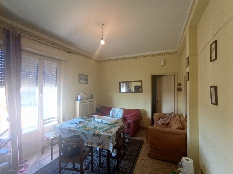 Appartamento in Vendita a Fornovo di Taro, 85'000&euro;, 87 m²