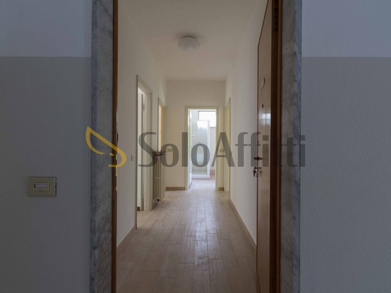 Bilocale in Affitto a Lecco, zona Chiuso, 560€, 59 m², con Box
