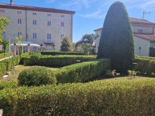 Villa in Vendita a Lucca, 2'900'000&euro;, 1415 m², con Box