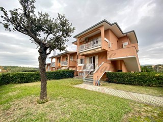 Quadrilocale in Vendita a Rosignano Marittimo, zona Castiglioncello, 269'000€, 80 m², con Box