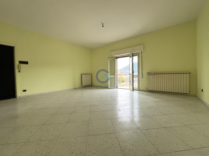 Quadrilocale in Vendita a Squillace, zona Lido, 88'000&euro;, 130 m²