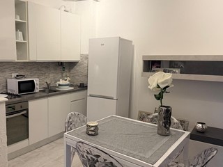 Quadrilocale in Vendita a Luni, zona Luni Mare, 180'000€, 80 m², arredato