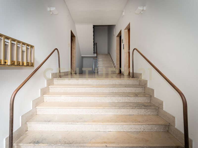 Appartamento in Affitto a Catania, 700€, 147 m²