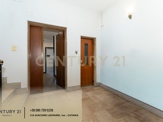 Appartamento in Affitto a Catania, 1'200€, 270 m²