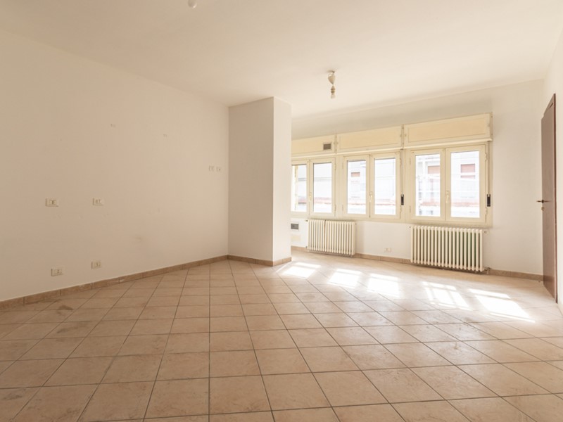 Ufficio in Vendita a Modena, 187'000€, 170 m²